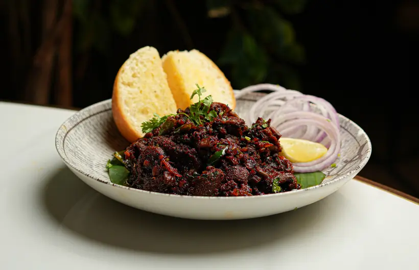 Boti fry with pav and lemon